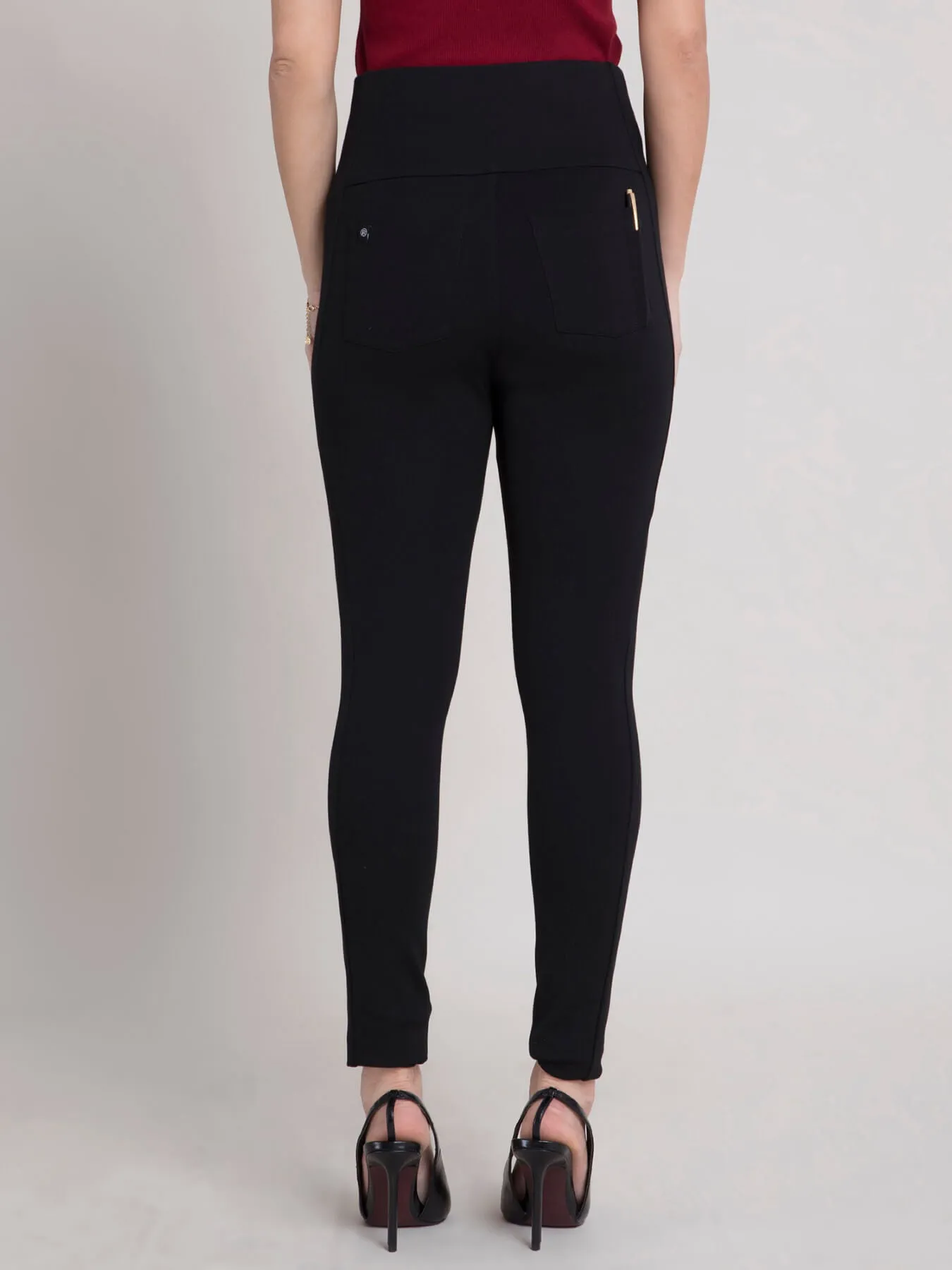 LivIn Tummy Tuck Pants - Black